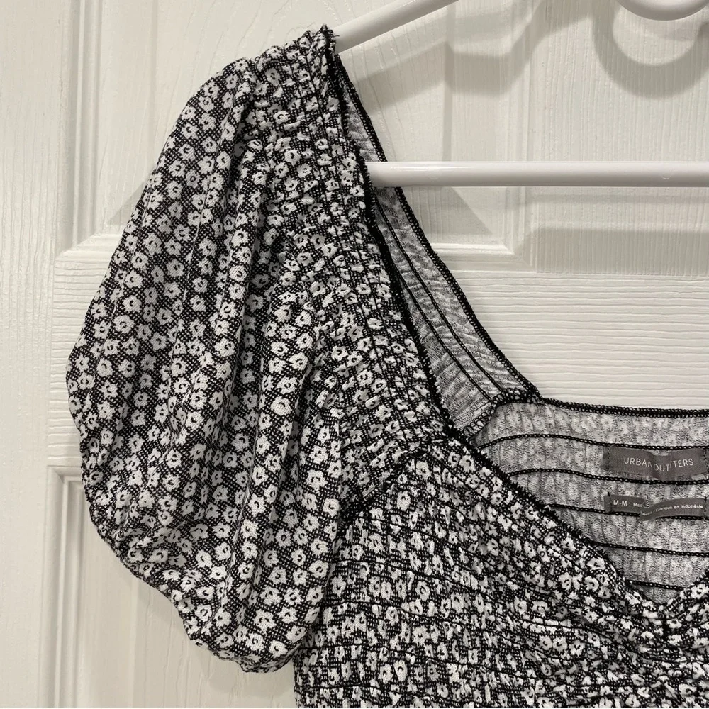 Urban Outfitters Floral Top - Picture 4 of 13